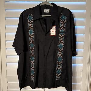 Guayabera Fina de Gala con Bordado Geométrico Yucateco